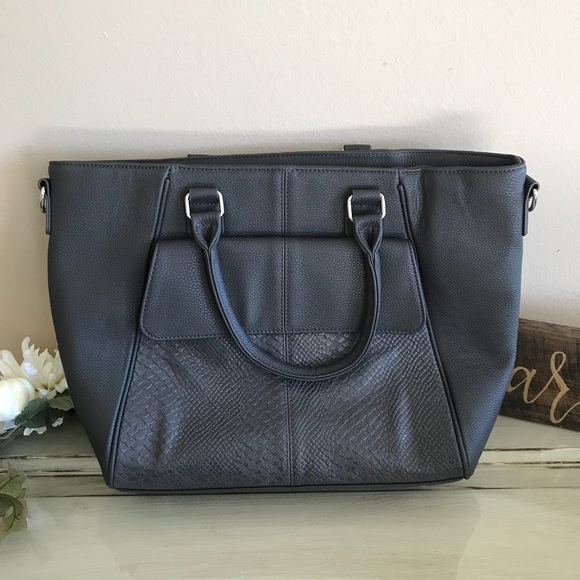thirty-one Handbags - 💕Thirty-One City Charcoal Snake Bag